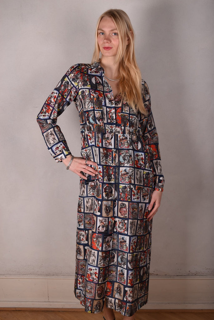 Maxhabo. Long shirt-dress in 100% habotai silk. Print "Susminor" by artist Suse Hartung